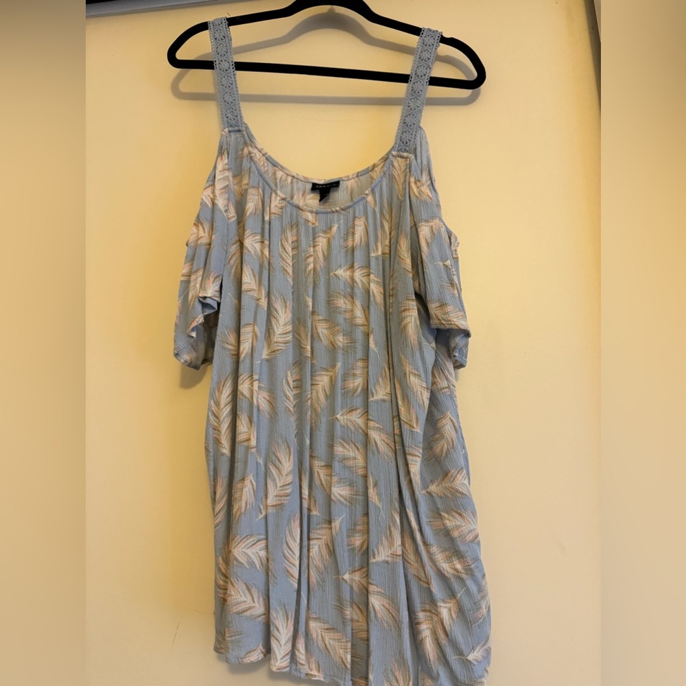 Torrid size 3 blue floral off the shoulder flowing tank top
